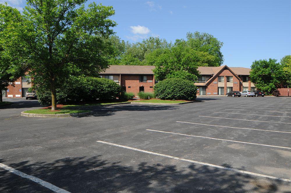 Quality Inn Ithaca - University Area Buitenkant foto
