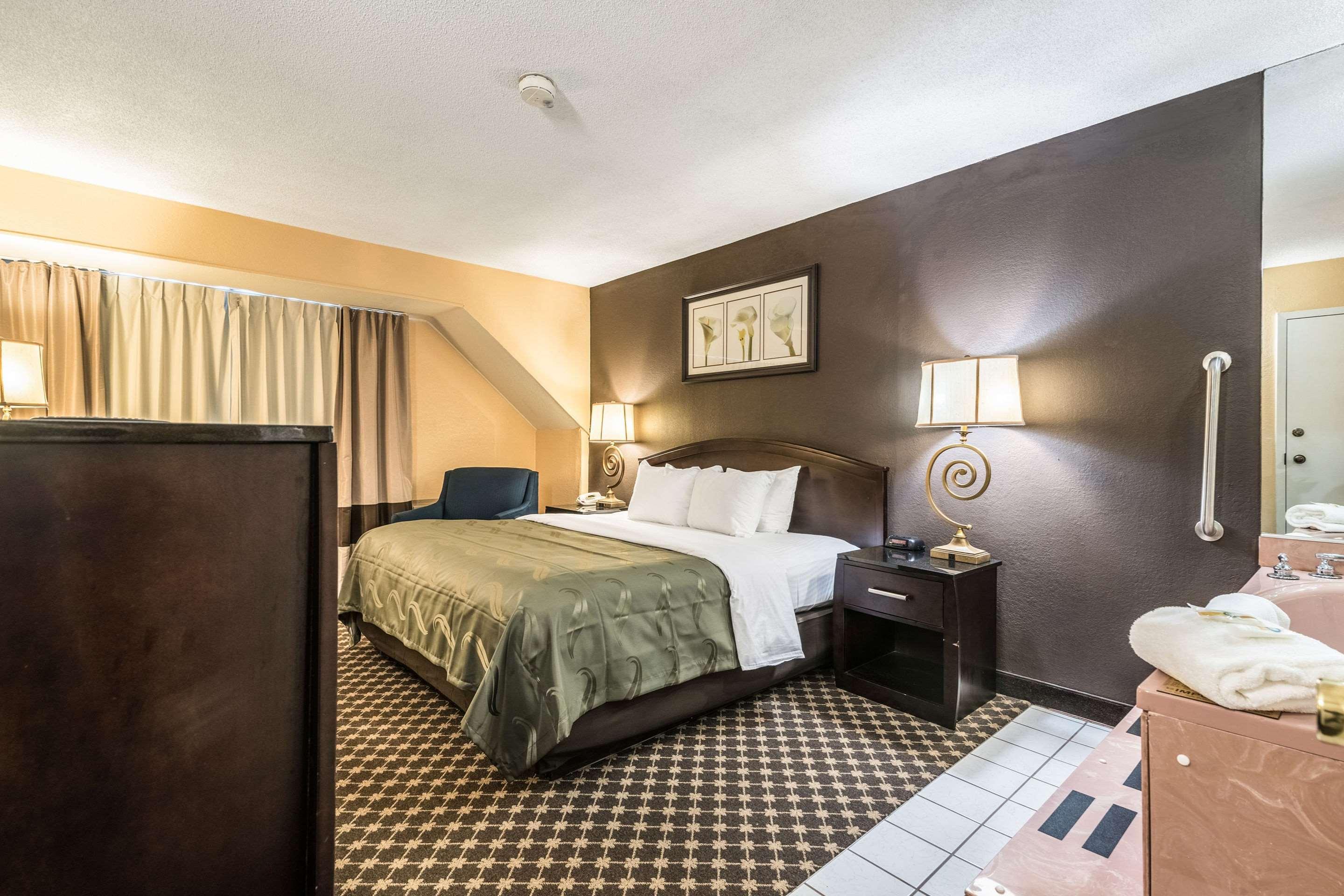 Quality Inn Ithaca - University Area Buitenkant foto