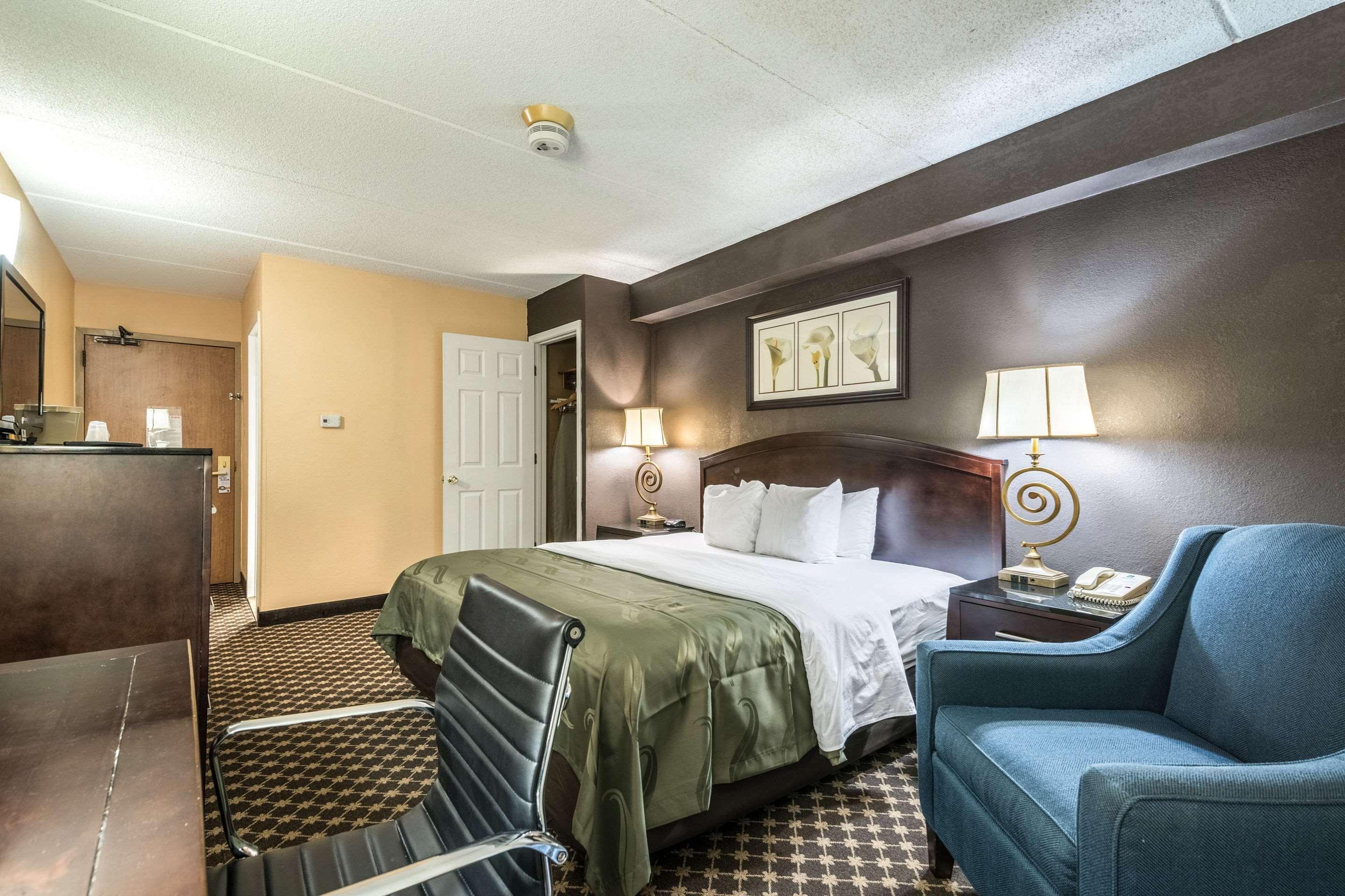 Quality Inn Ithaca - University Area Buitenkant foto