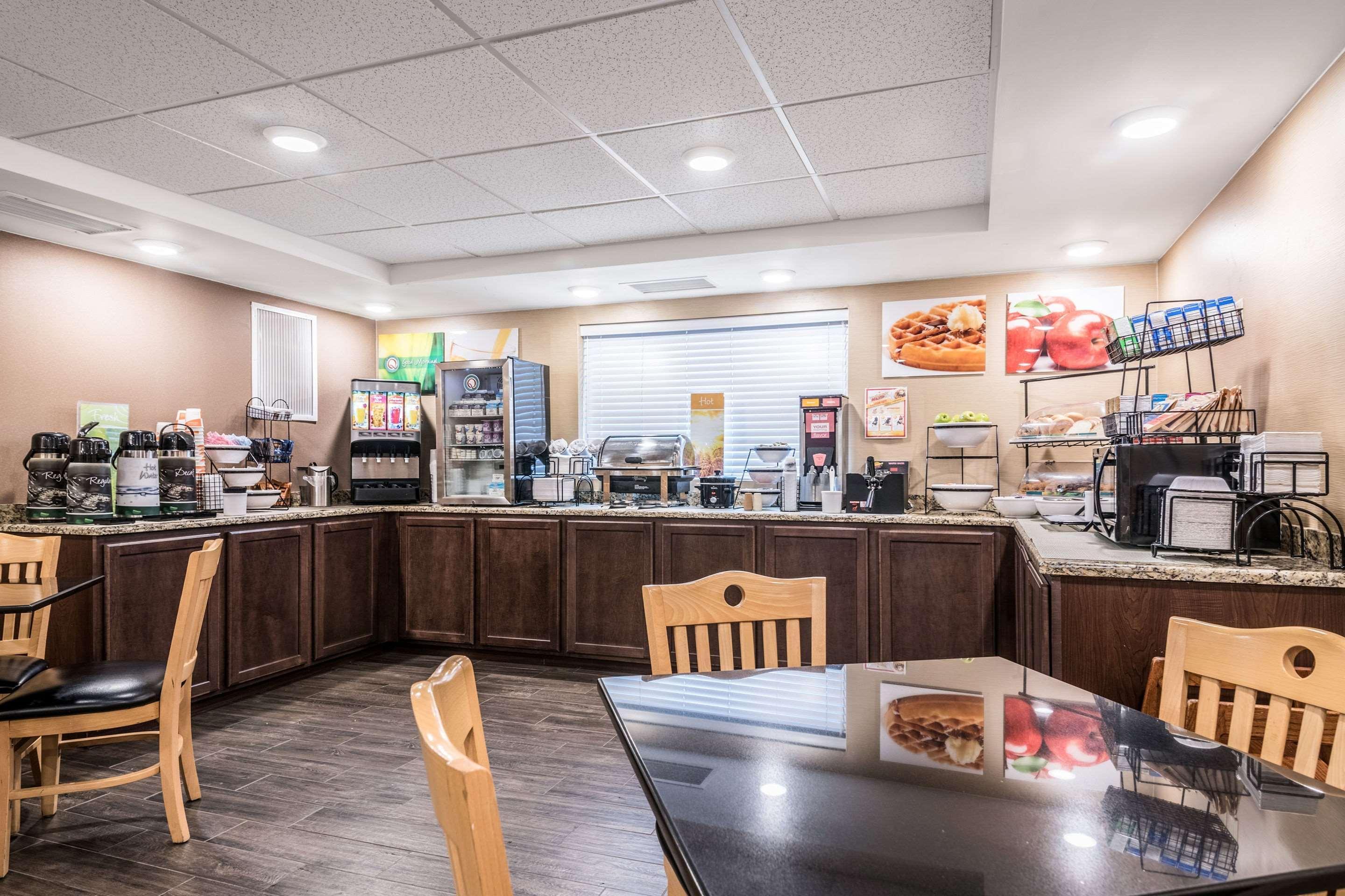 Quality Inn Ithaca - University Area Buitenkant foto