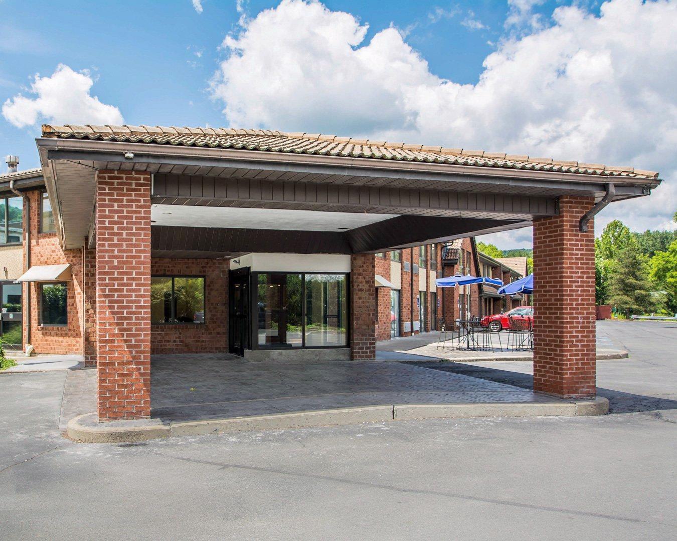 Quality Inn Ithaca - University Area Buitenkant foto