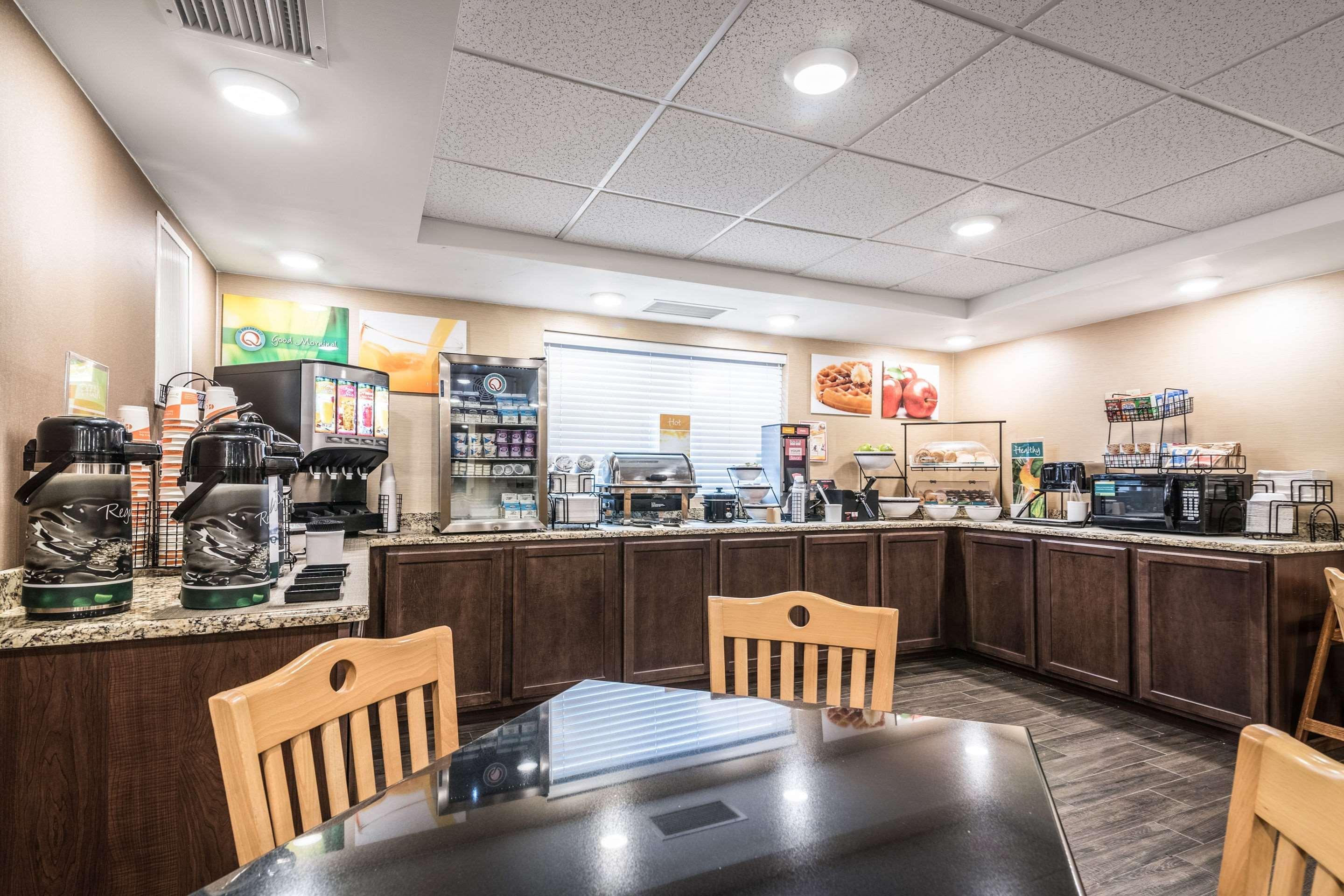 Quality Inn Ithaca - University Area Buitenkant foto