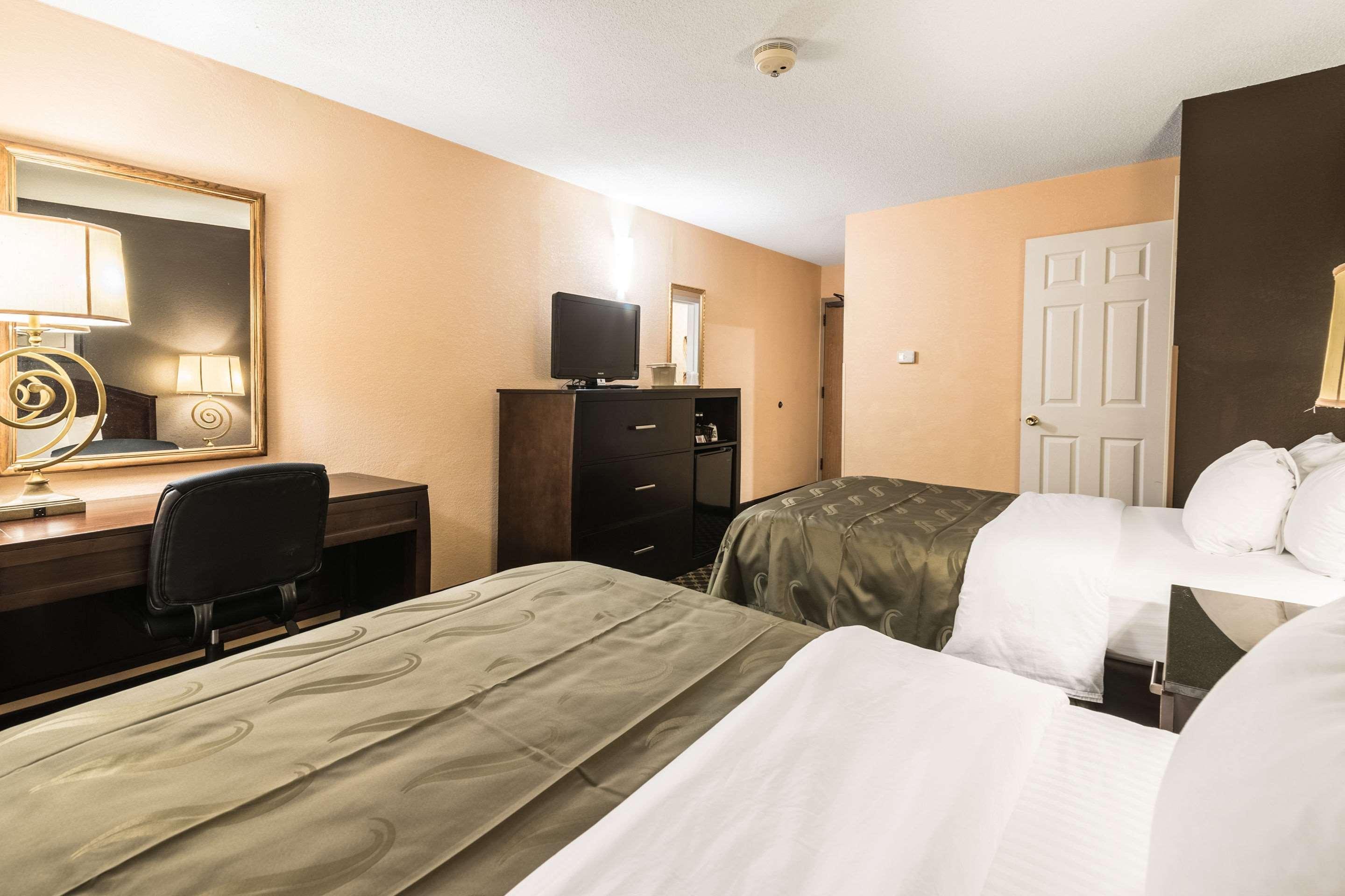Quality Inn Ithaca - University Area Buitenkant foto