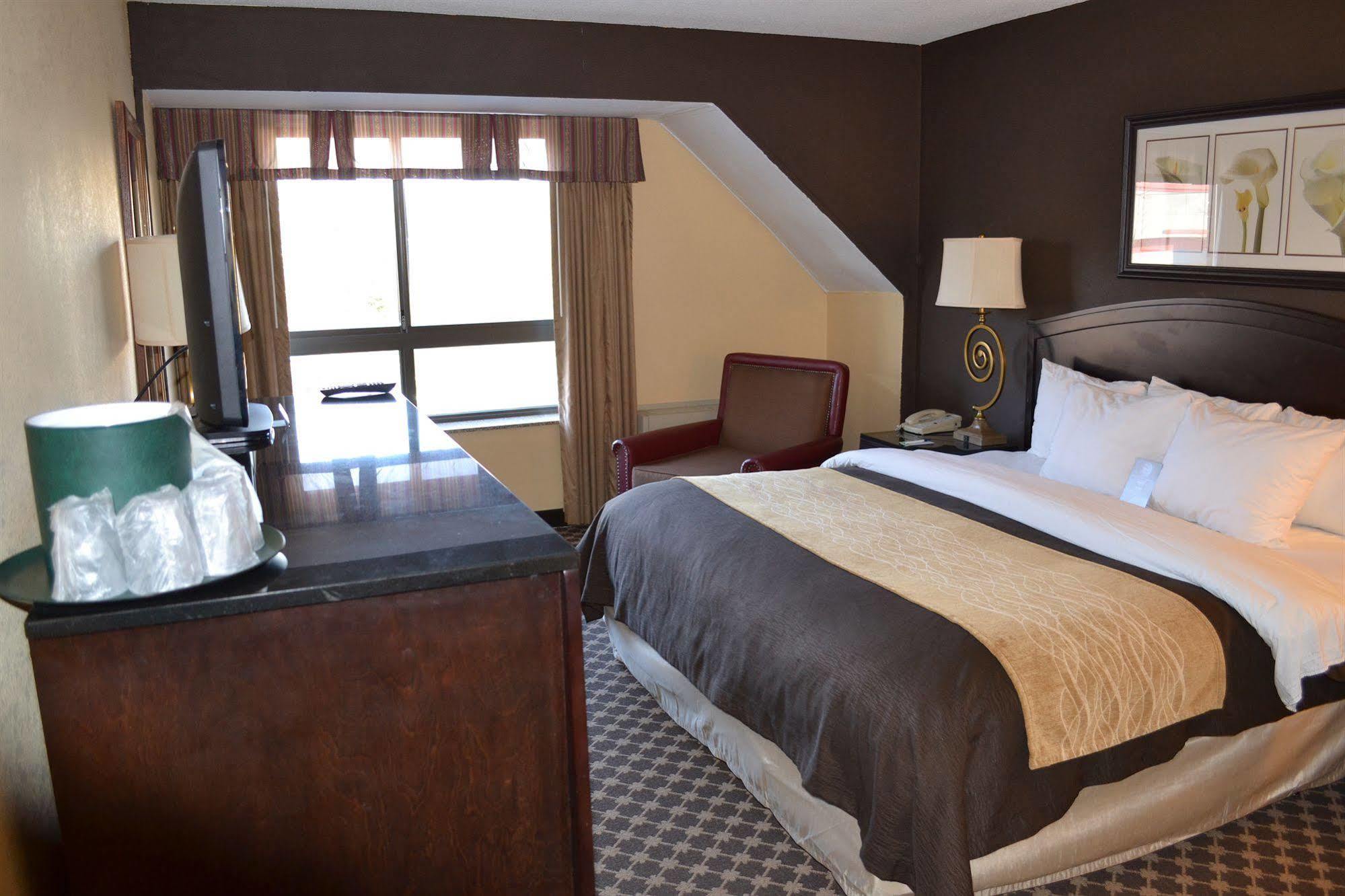 Quality Inn Ithaca - University Area Buitenkant foto